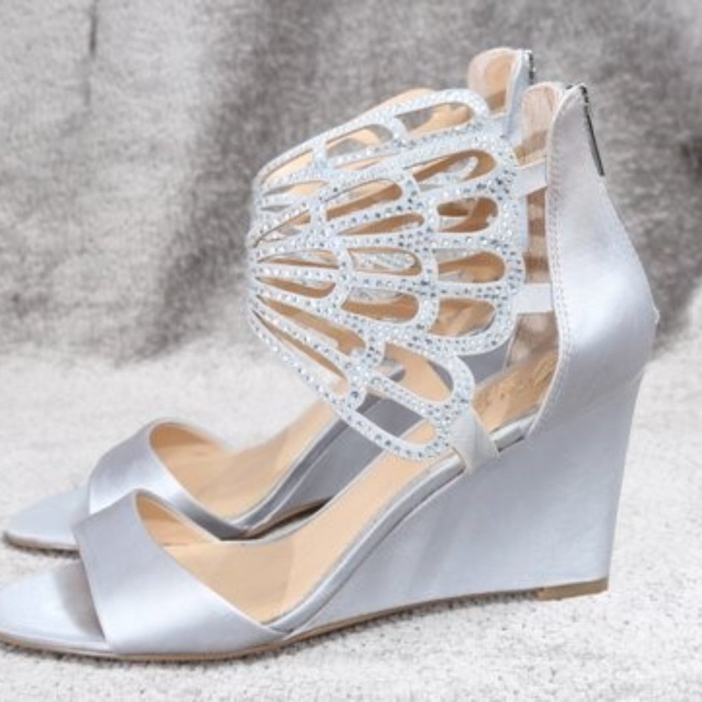 BADGLEY MISCHKA "JEWEL" SILVER SATIN CRYSTAL SANDALS
